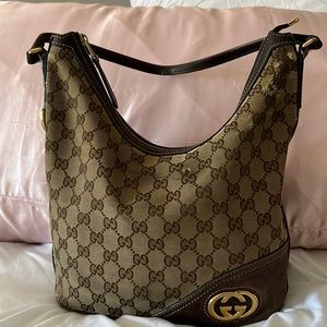 Gucci.     Vintage Gucci Bag